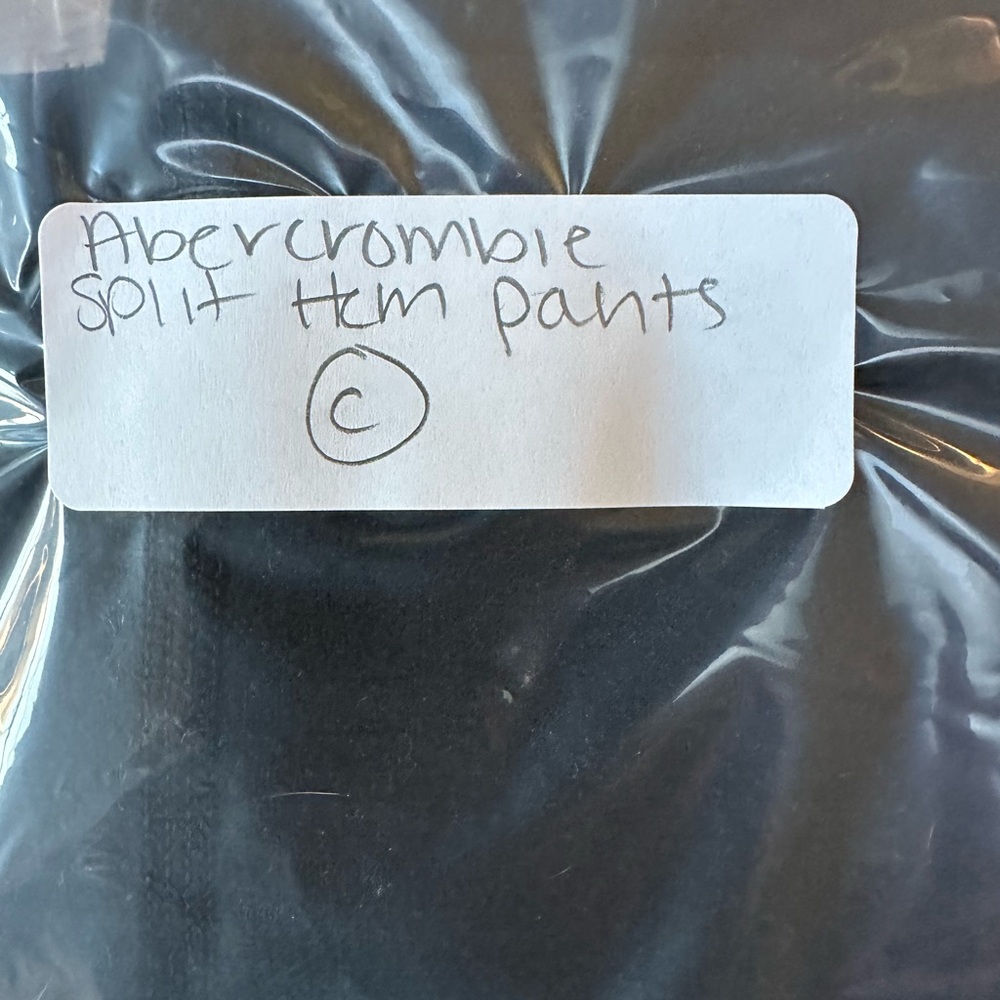 Abercrombie & Fitch Split Hem Yoga Pants - Picture 6 of 7